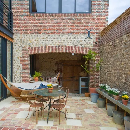 D'hotes A L'ecole Buissonniere לינה וארוחת בוקר